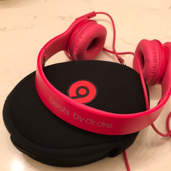 Apple headphones - Picture 2 of 2